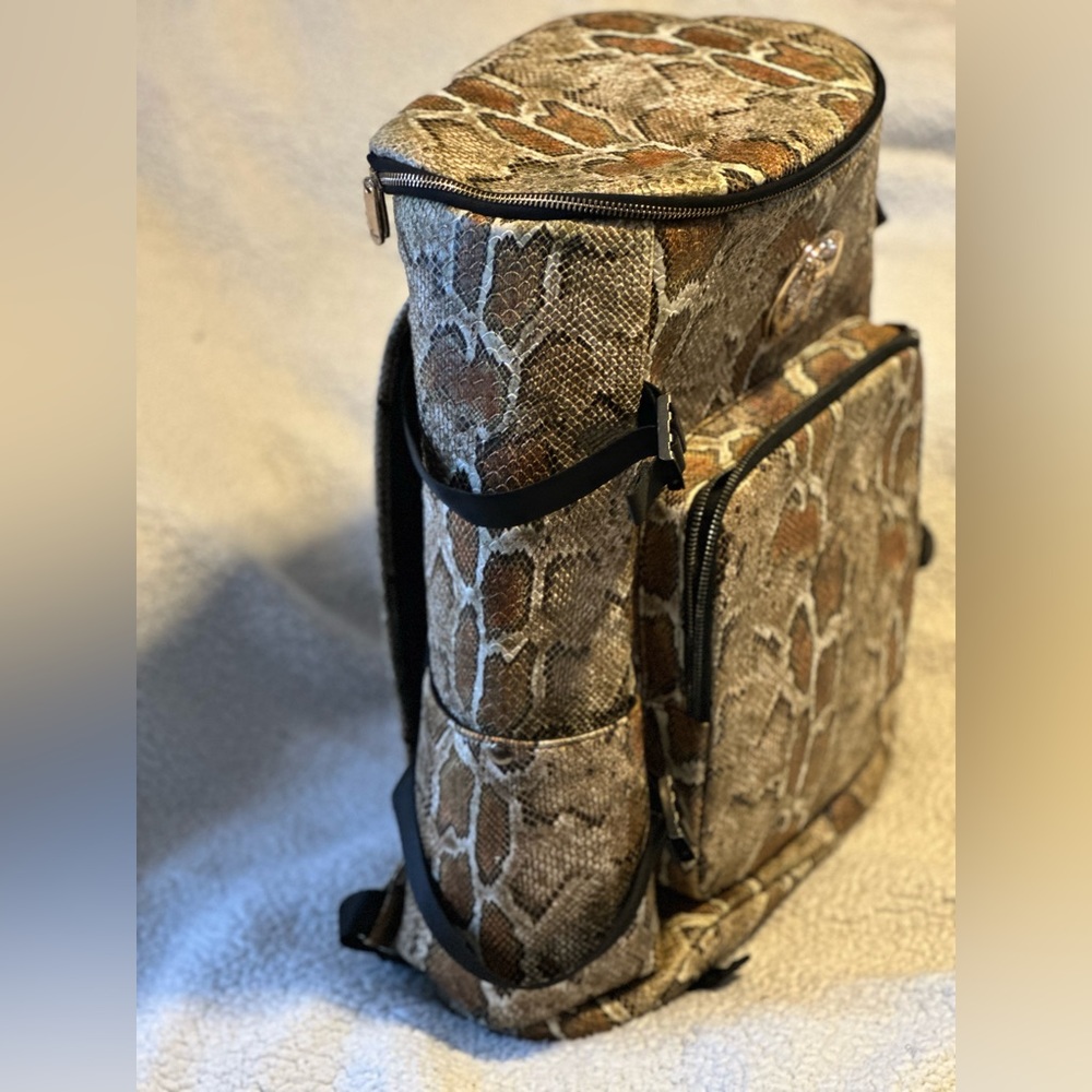 Backpack - Picture 5 of 5